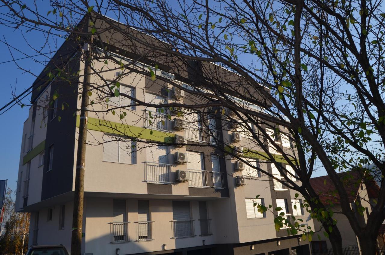 Apart Hotel Family SJJ Esterno foto